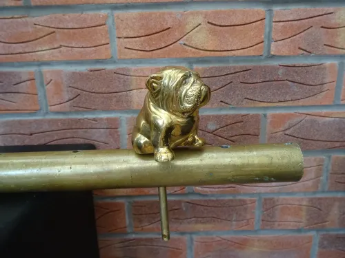 BULLDOG (SITTING) TILLER PIN