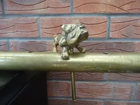 BULLDOG (LYING) TILLER PIN